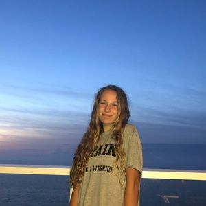 Meet your Posher, Camille